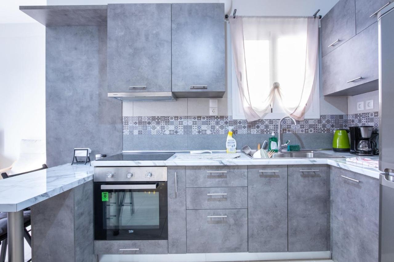 Bright Apartment In Piraeus Bagian luar foto