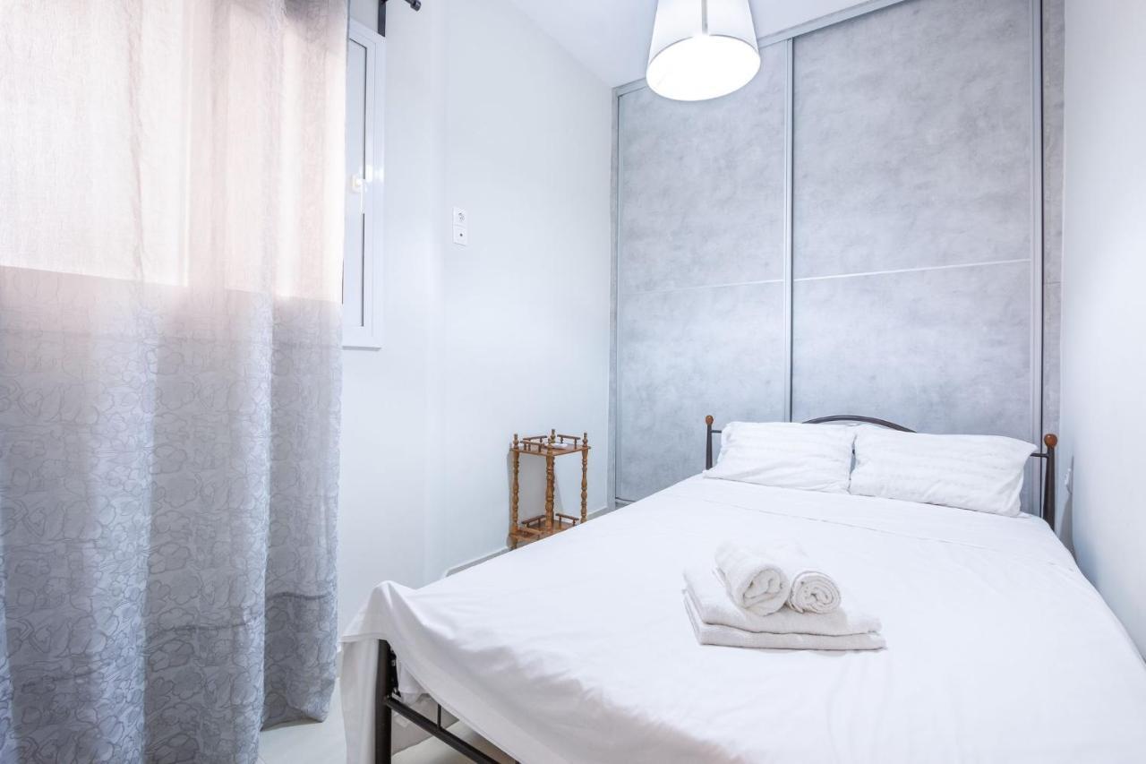 Bright Apartment In Piraeus Bagian luar foto