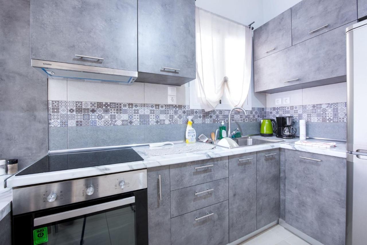 Bright Apartment In Piraeus Bagian luar foto