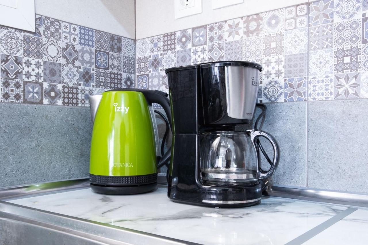 Bright Apartment In Piraeus Bagian luar foto